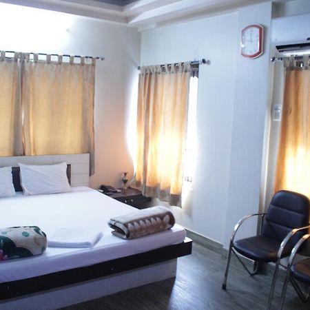 New Metro Guest House Колката Екстериор снимка